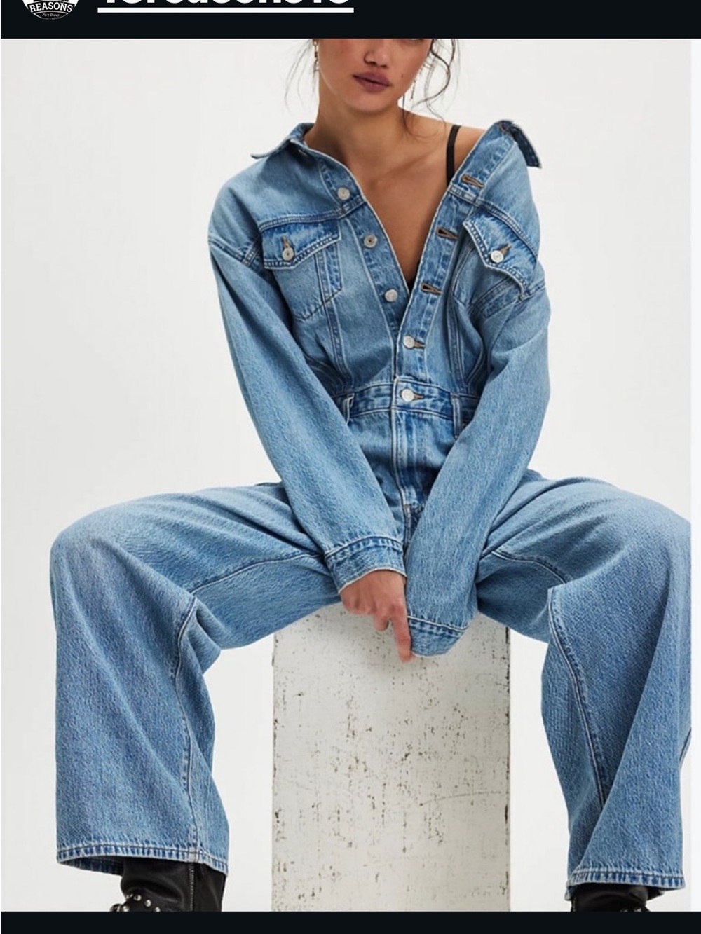 Levi's Light Blue Denim Women's Overalls Jumpsuit worn once looks great baggy